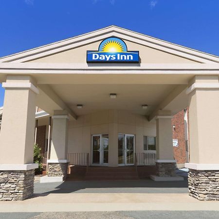 Days Inn By Wyndham Bridgewater Conference Center Bagian luar foto