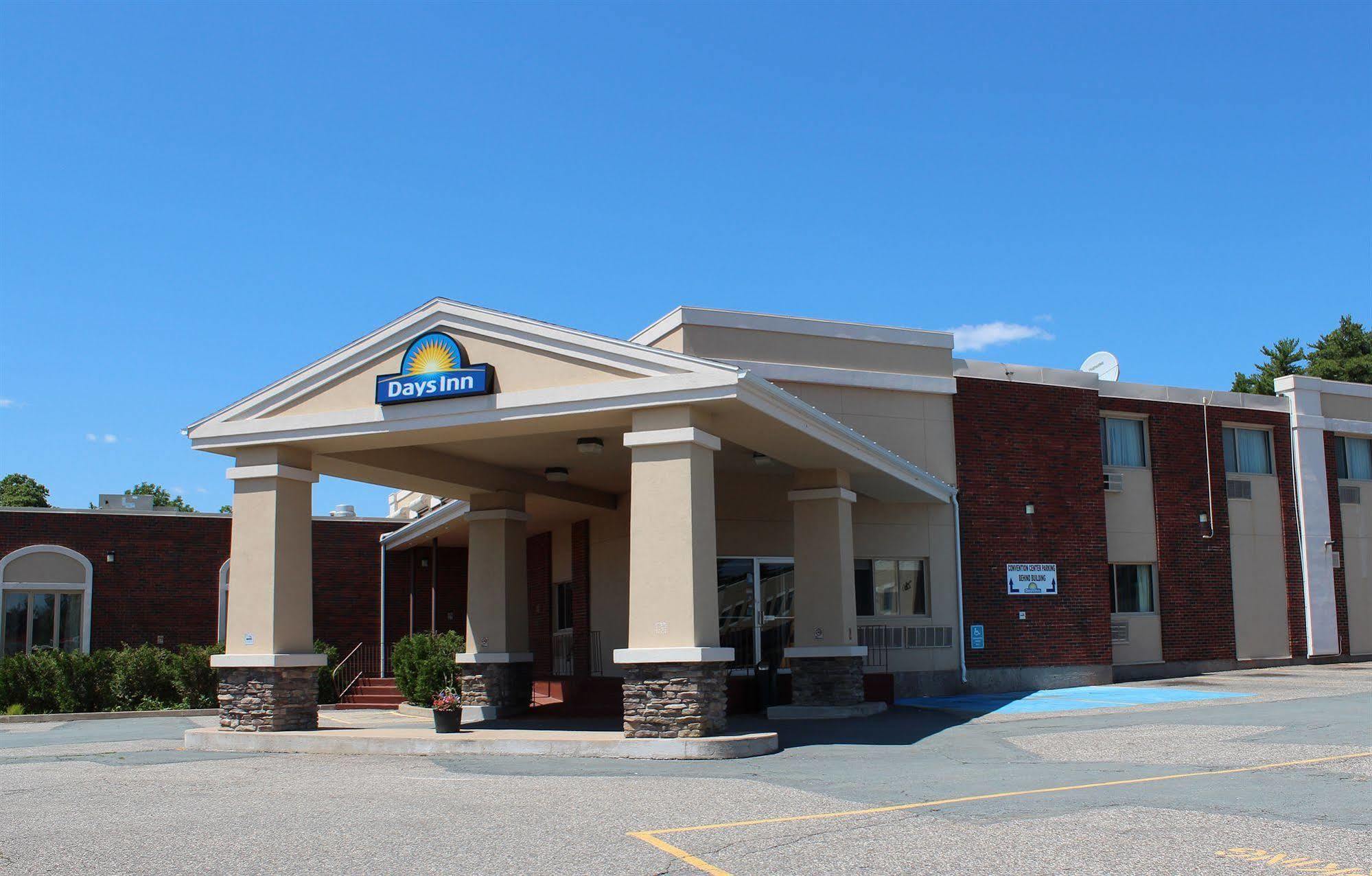 Days Inn By Wyndham Bridgewater Conference Center Bagian luar foto